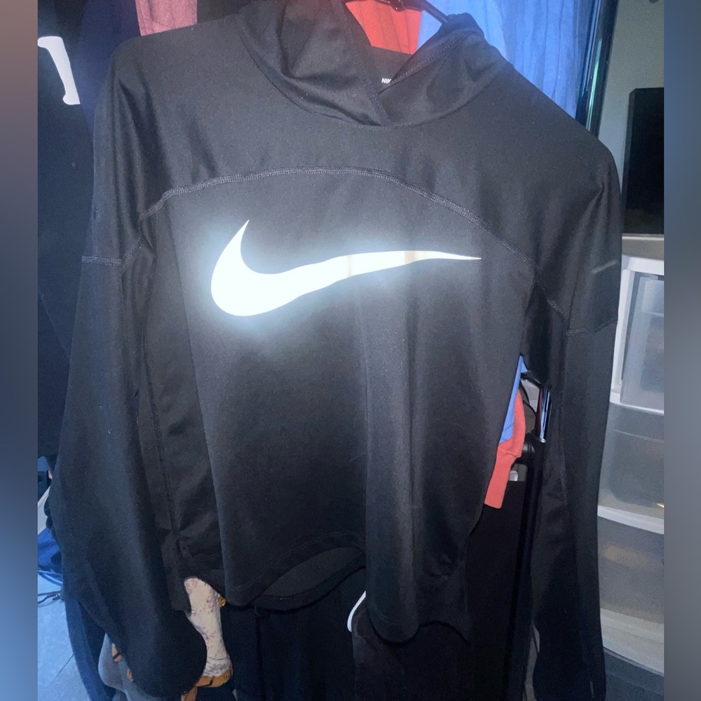 Womens XS Nike crop dri-fit long sleeve hoodie